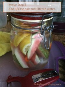 Making fruit kvass